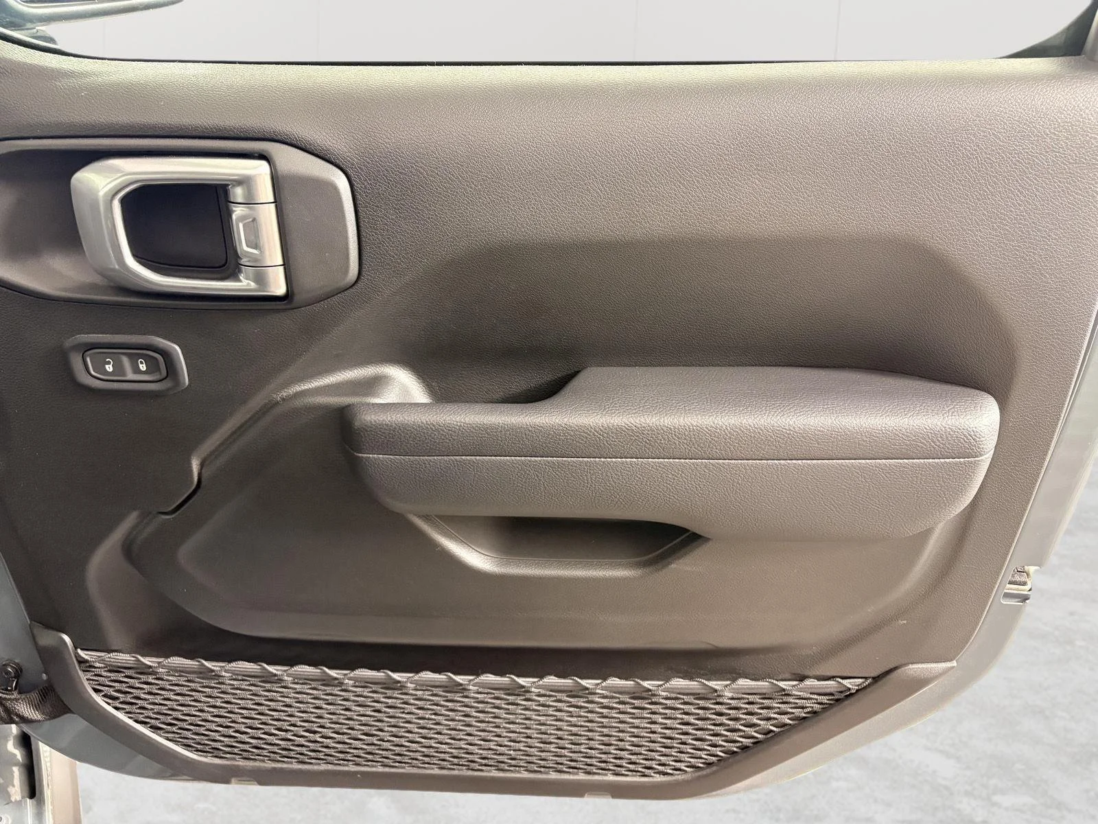 Used 2024 Anvil Clear Coat Jeep Mojave image 24