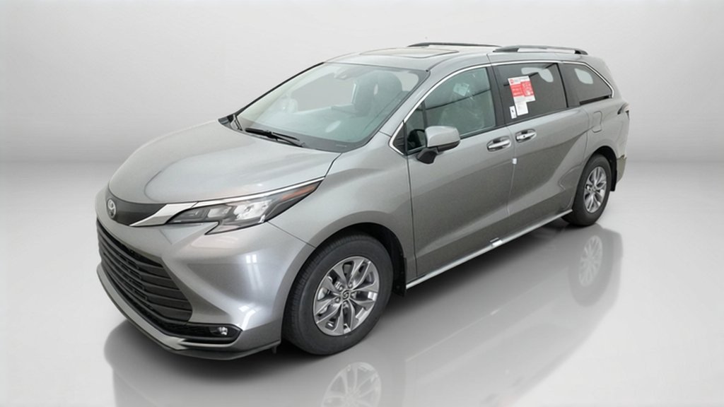 New 2026 Heavy Metal Toyota XLE image 31