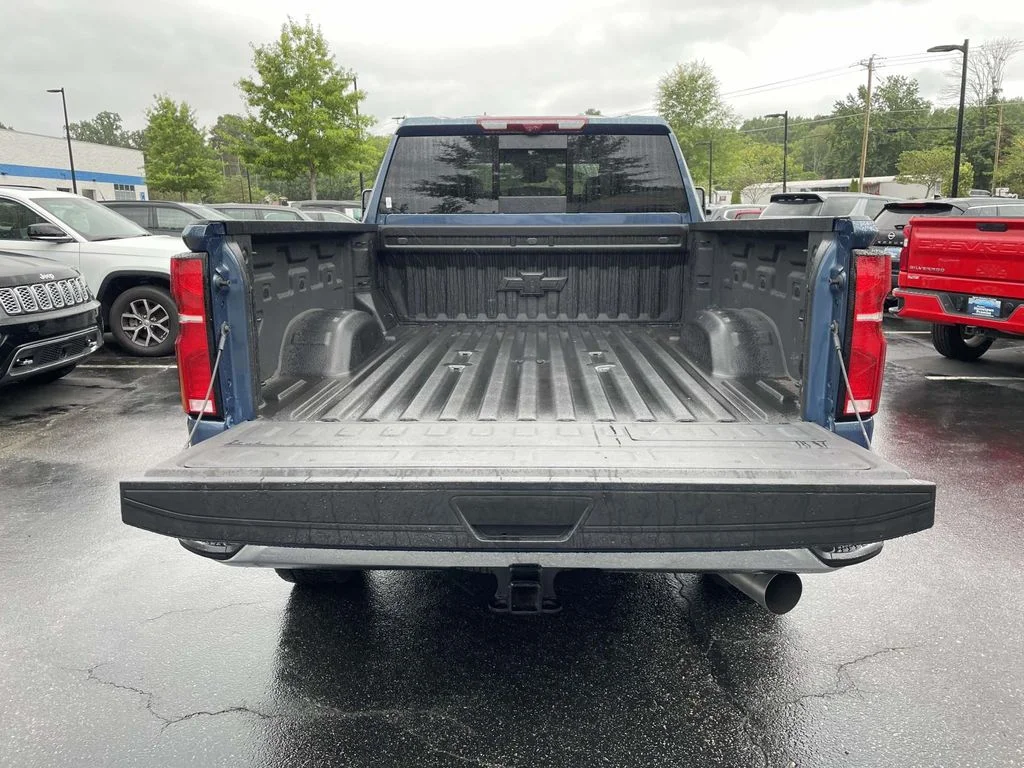Certified Used 2025 Lakeshore Blue Metallic Chevrolet LTZ image 13