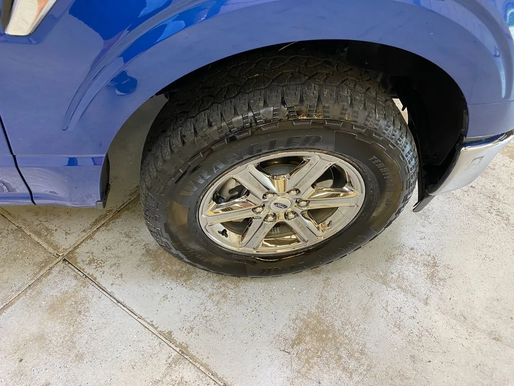 Used 2025 Blue Ford XLT image 14