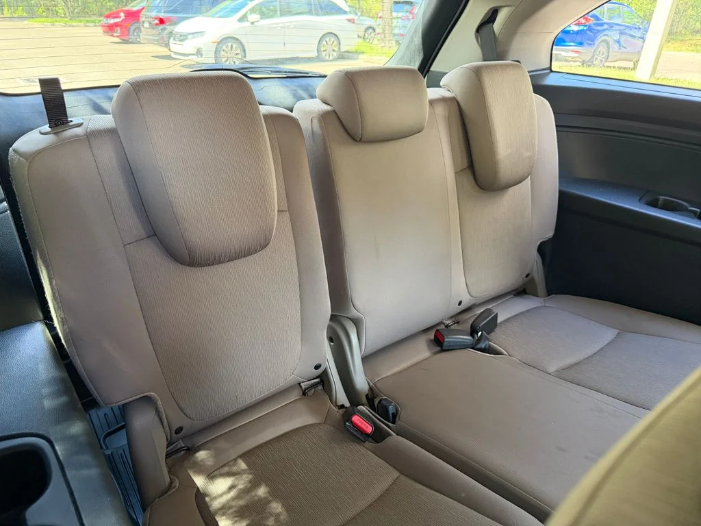 Used 2023 Platinum White Pearl Honda EX image 8