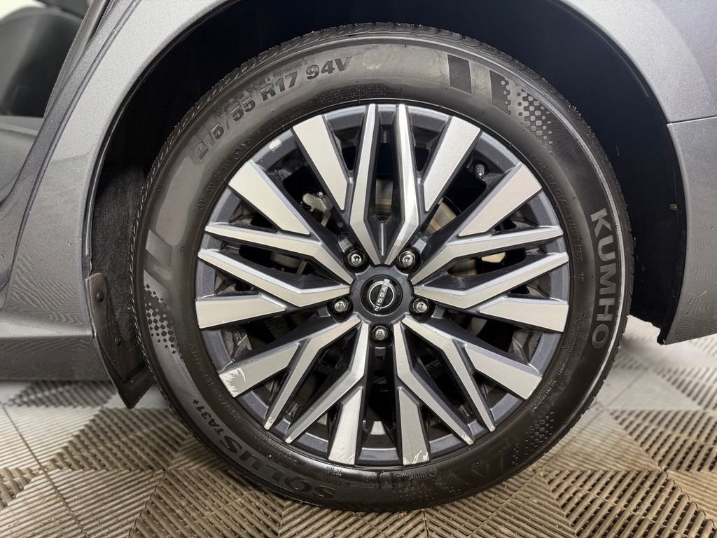 Used 2025 Gray Nissan 2.5 SV image 22