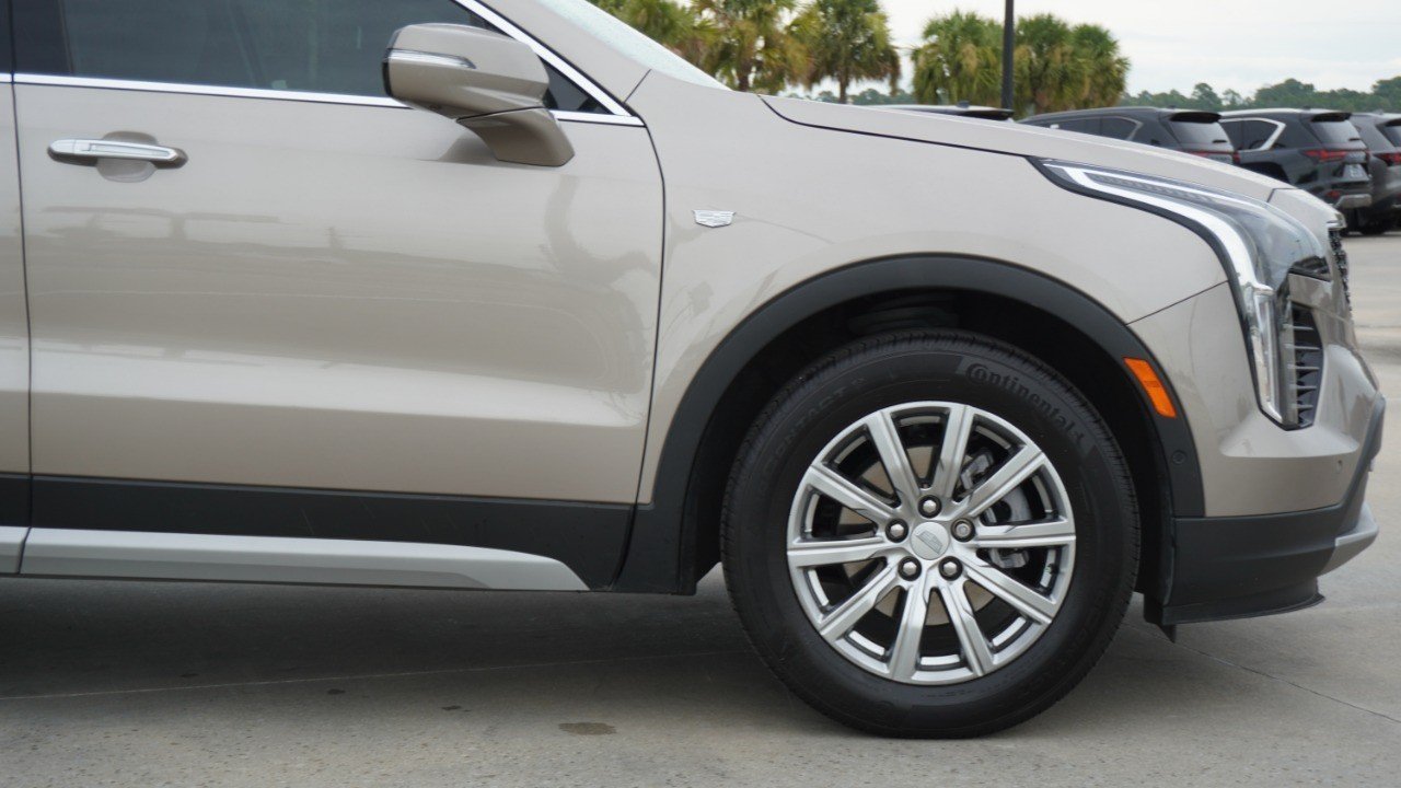 Used 2022 Beige Cadillac FWD Premium Luxury image 9
