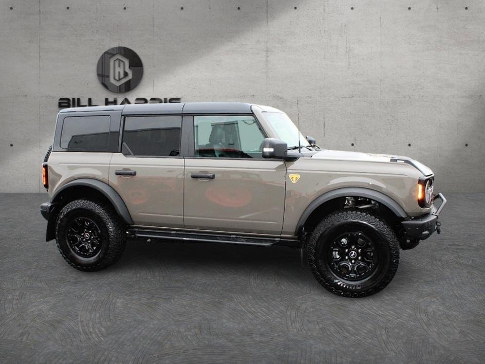 Used 2025 Gray Ford Badlands image 4