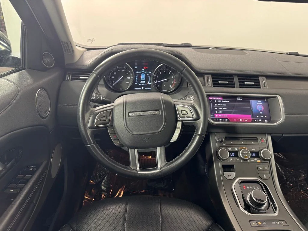 Used 2019 Narvik Black Land Rover SE image 9