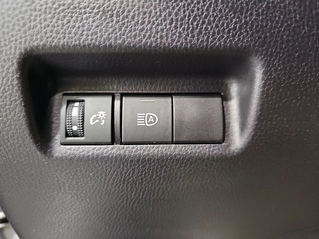 Used 2025 Silver Toyota XLE image 27