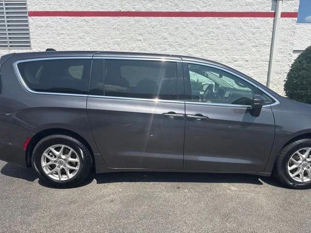 Used 2023 Gray Chrysler Touring L image 8