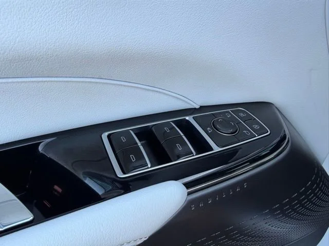 2024 Cadillac LYRIQ Luxury 1 - Photo 26