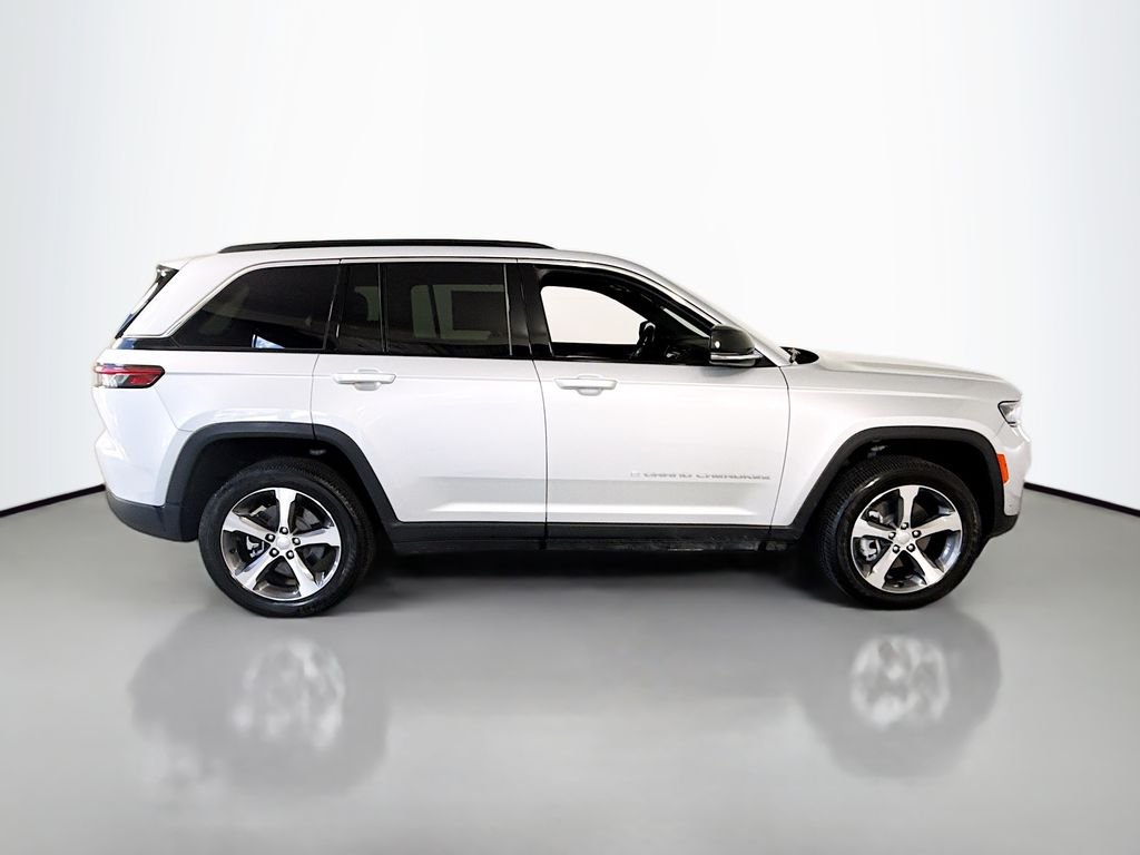 Used 2024 Silver Zynith Jeep 4xe image 14