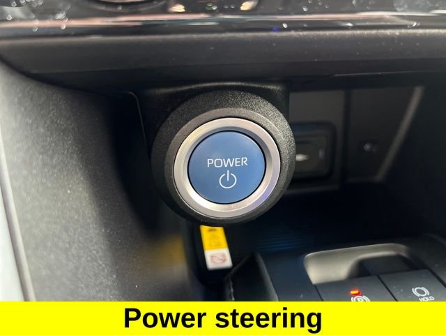 Used 2021  Toyota LE image 19