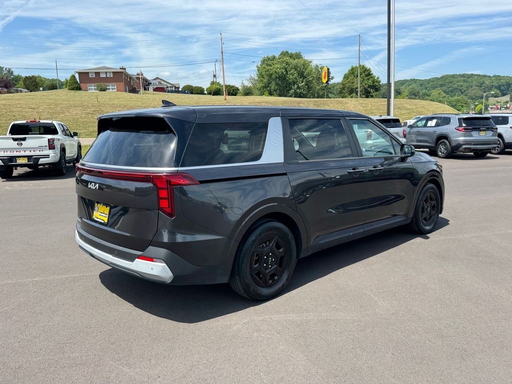 Used 2025 Gray Kia LXS image 4