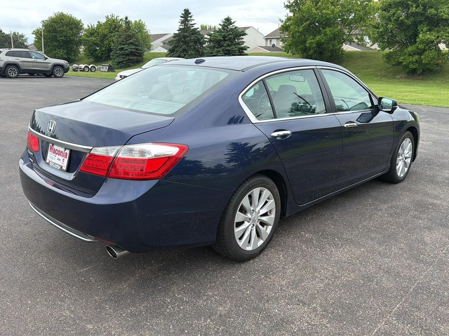 Used 2014 Obsidian Blue Pearl Honda EX-L image 7