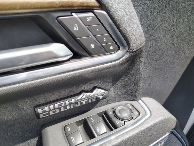 Used 2025 Beige Chevrolet High Country image 27