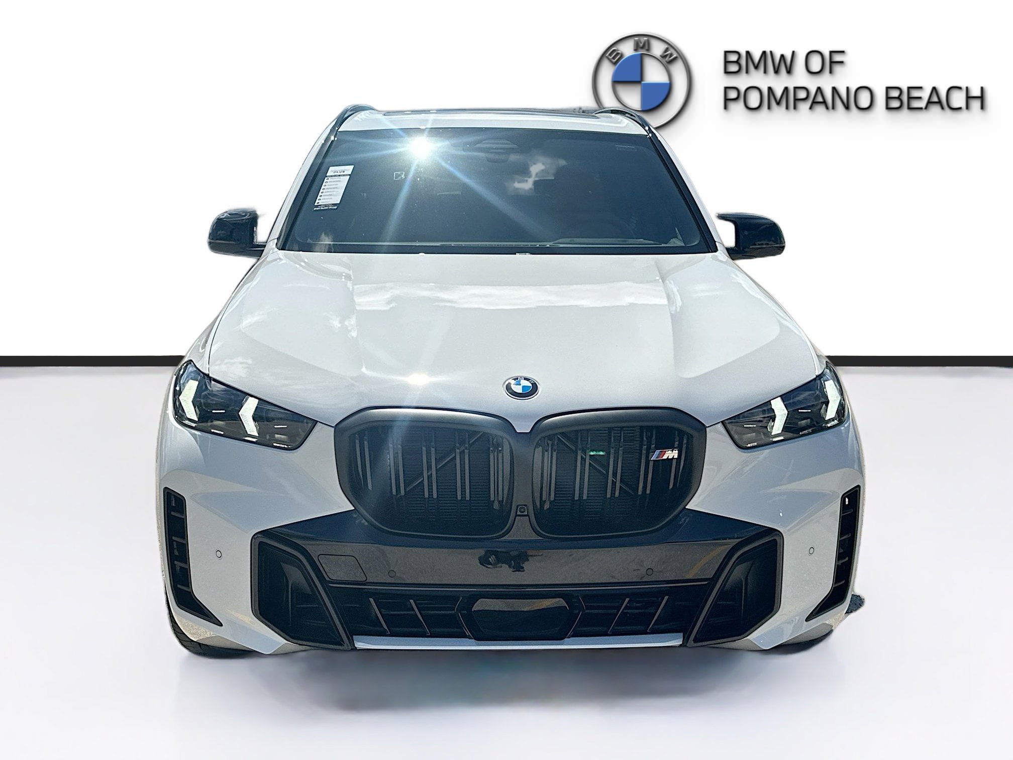 New 2026 Alpine White BMW M60i image 2