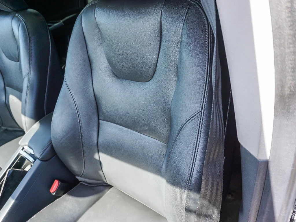 Used 2016 Black Volvo T5 Drive-E Premier image 20