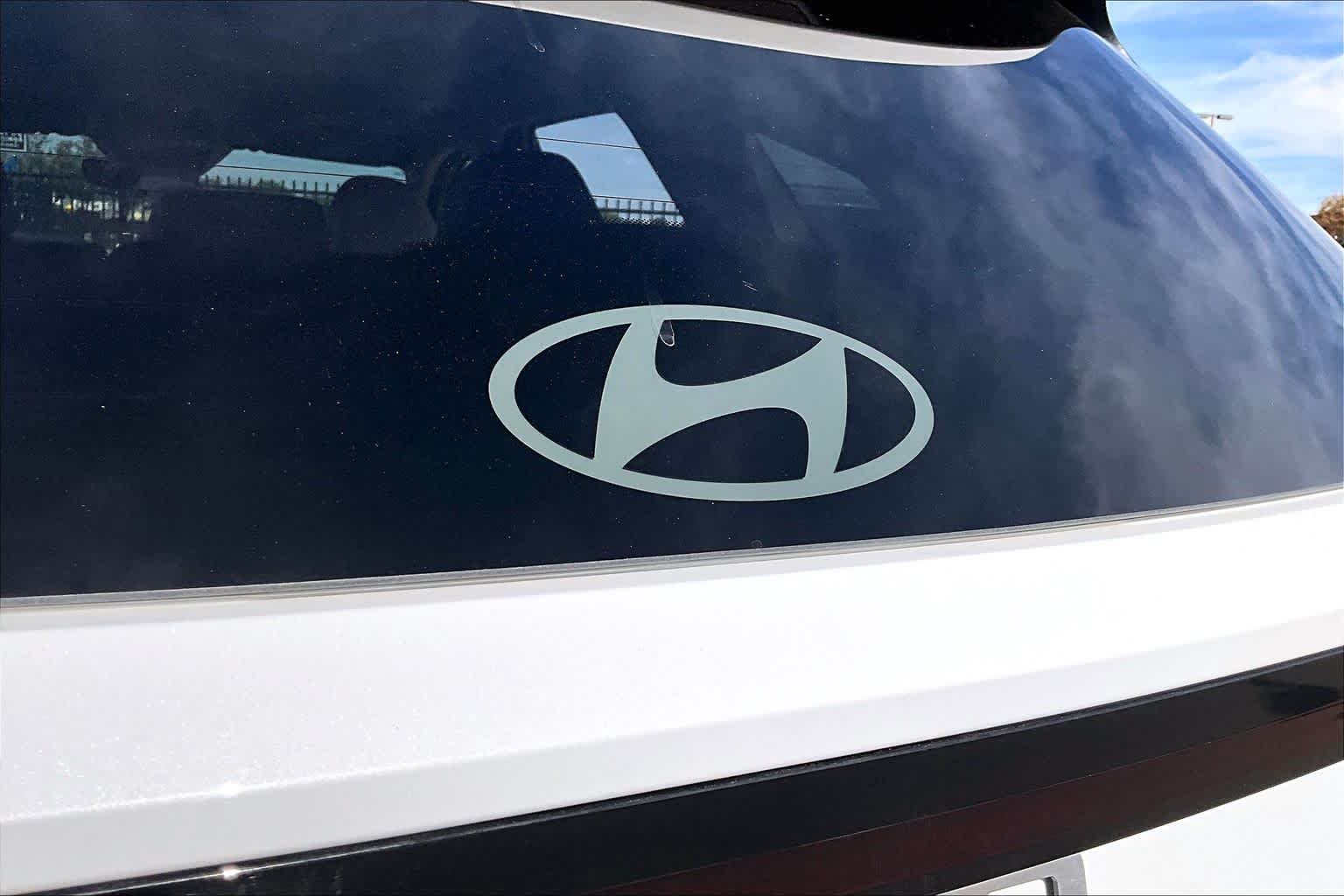 Used 2025 Serenity White Pearl Hyundai SEL image 9