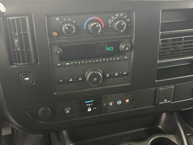 2024 Chevrolet Express Cargo Work Van - Photo 19