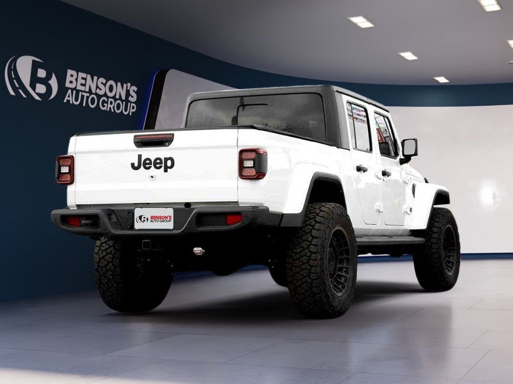 New 2024 Bright White Clear-Coat Exterior Paint Jeep Sport S image 4