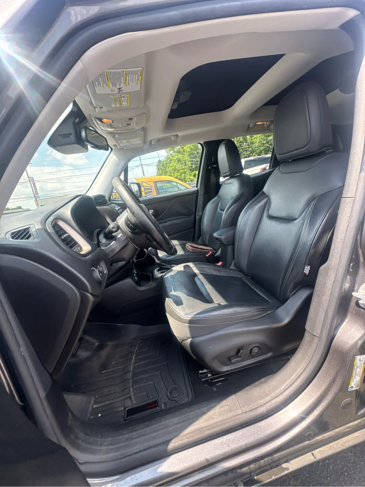 Used 2016 Granite Crystal Clearcoat Metallic Jeep Limited image 8