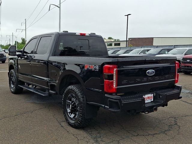 Used 2023  Ford Lariat image 4