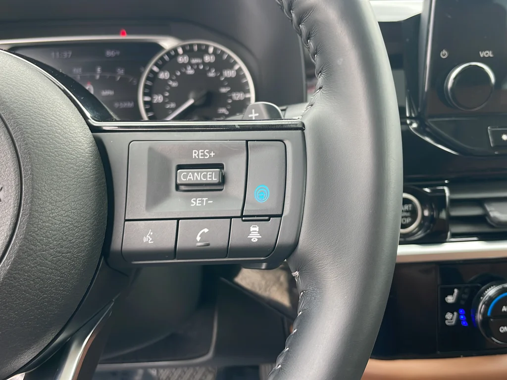 Used 2023 Red Nissan Platinum image 20