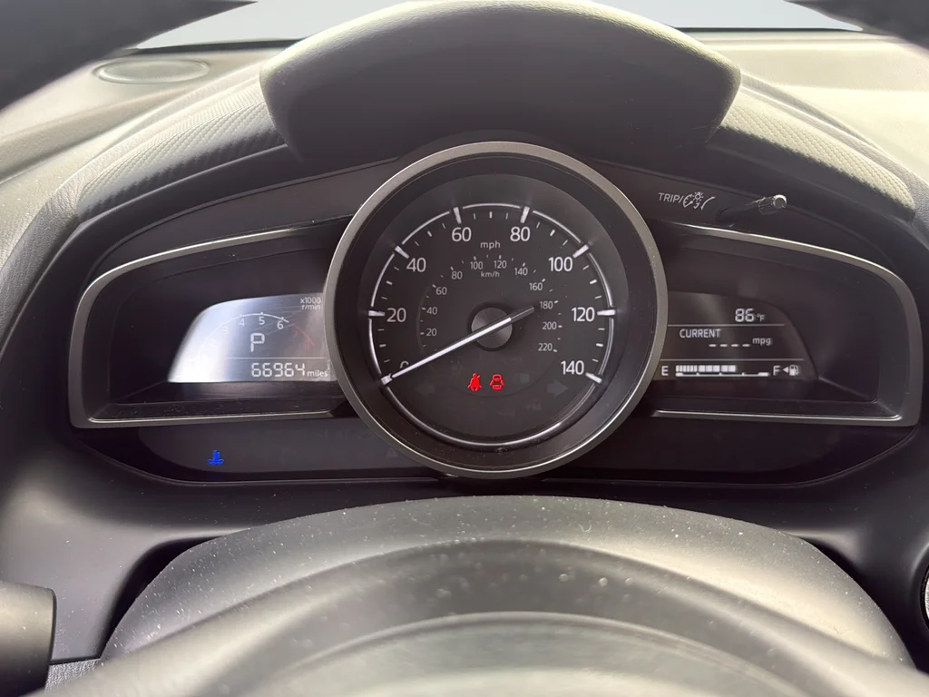 Used 2018 White Mazda Touring image 21