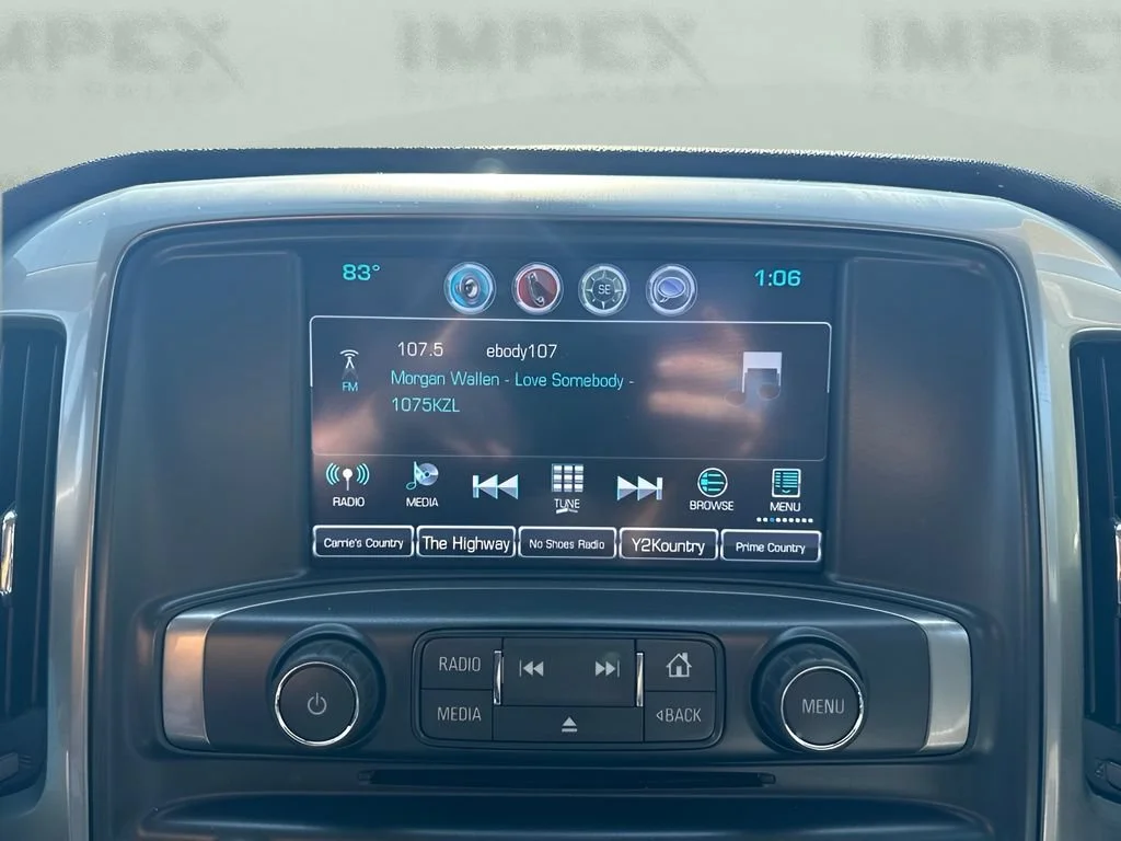 Used 2017 GRAPHITE METALLIC Chevrolet LT image 20
