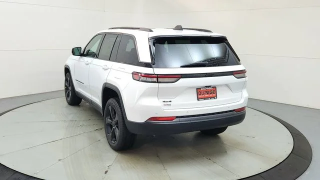 New 2026 Bright White Clear-Coat Exterior Paint Jeep Limited image 8