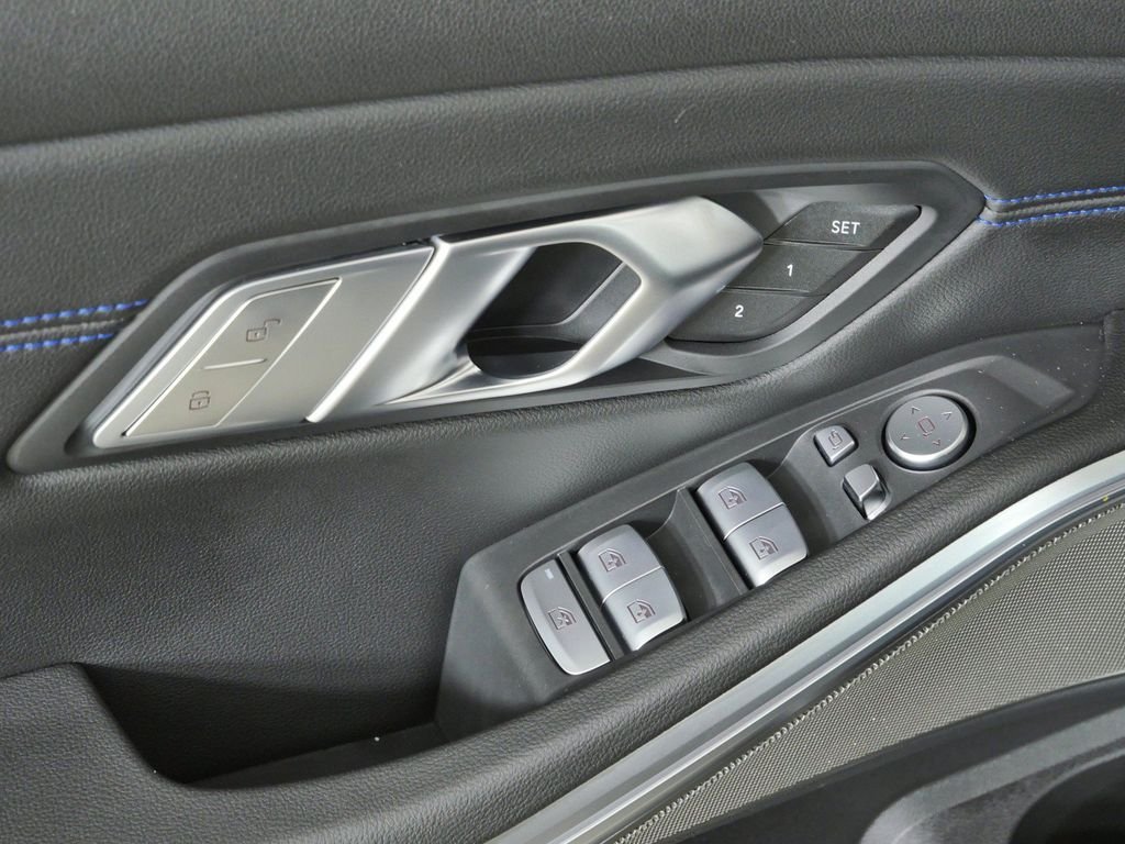 New 2026 Black Sapphire Metallic BMW 330i xDrive image 35