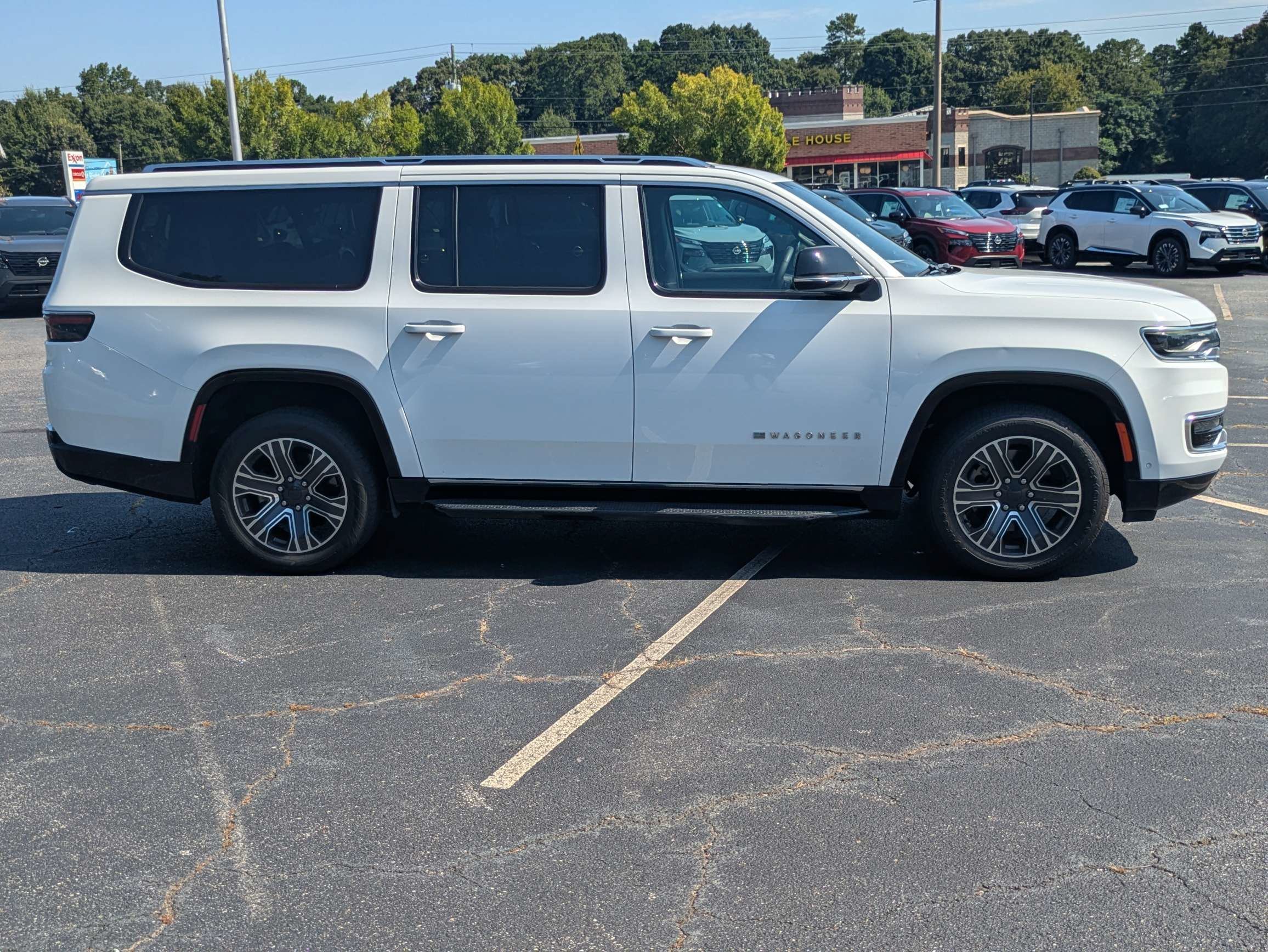 Used 2024 White Jeep Series II image 2