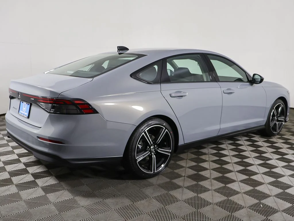New 2026 Urban Gray Pearl Honda SE image 5