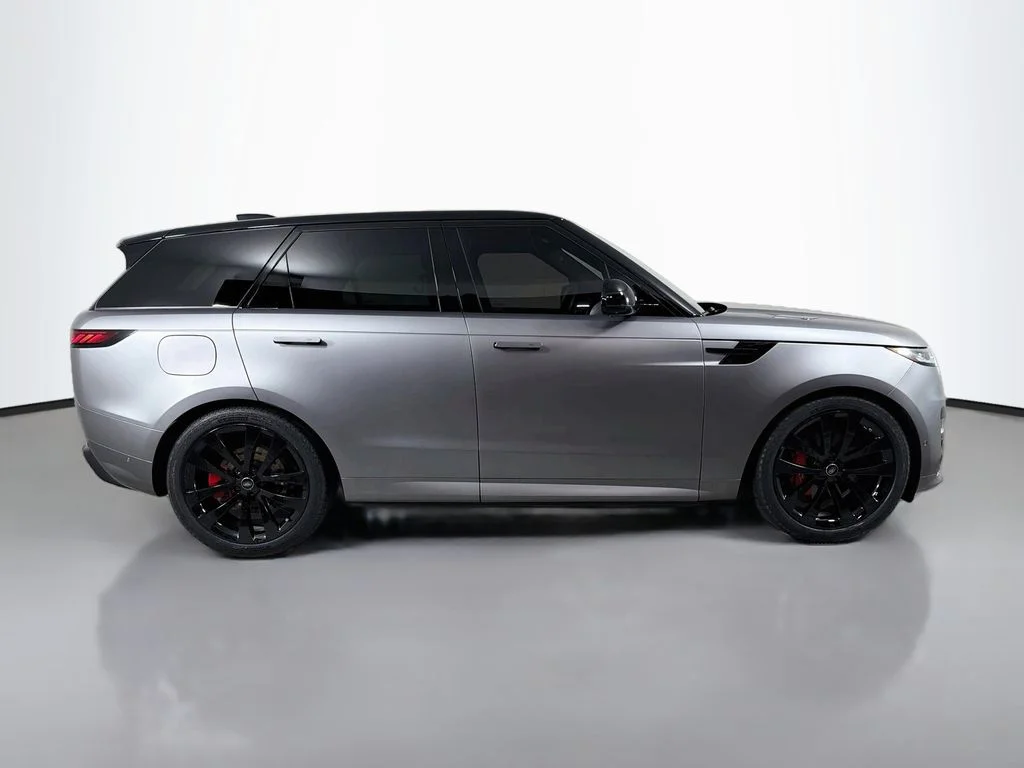 Certified Used 2024 Eiger Grey Metallic Land Rover Dynamic SE image 4