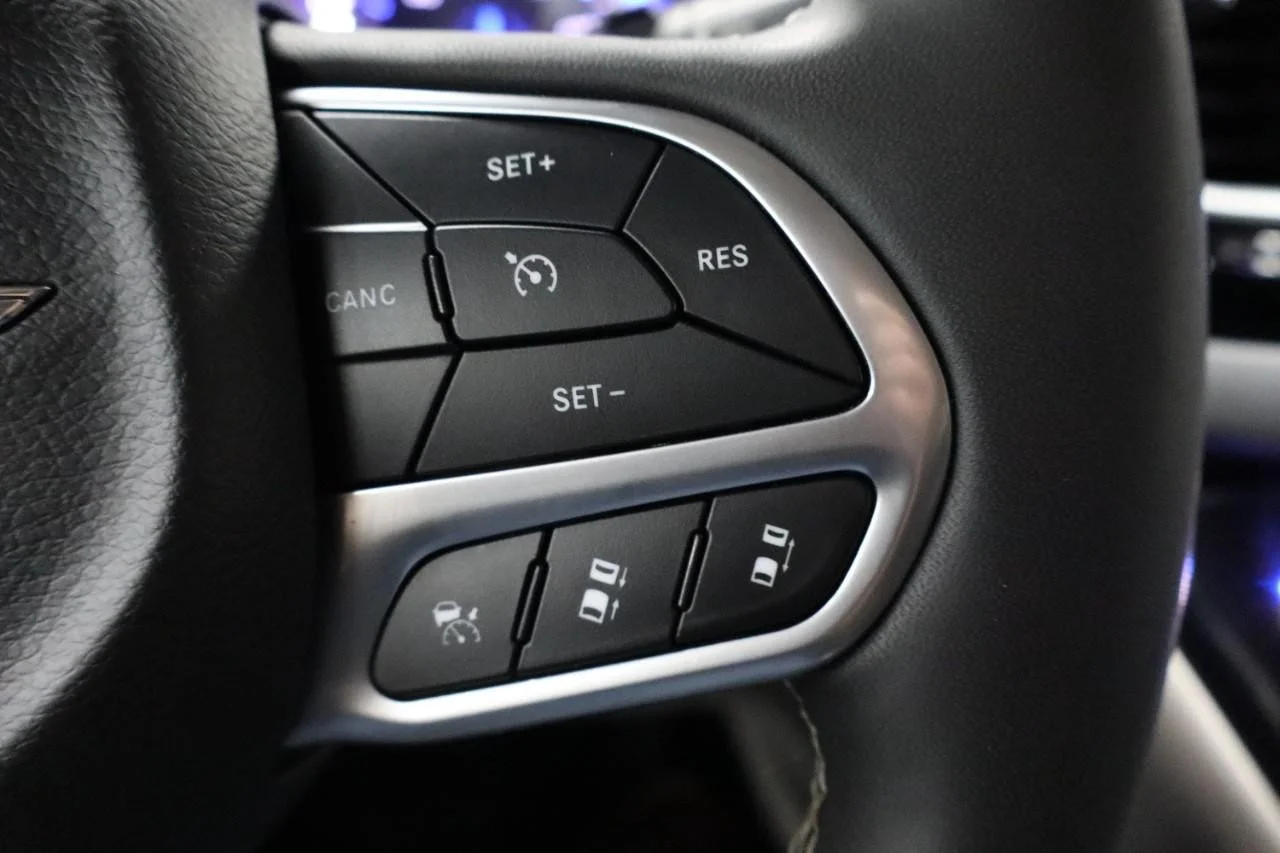 Used 2024 Silver Mist Clear Coat Chrysler Touring L image 16