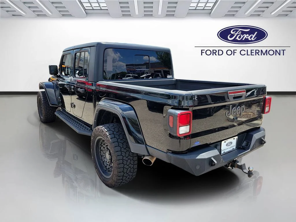 Used 2021 Black Clearcoat Jeep Overland image 3