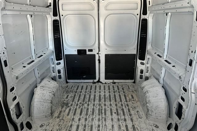 Used 2020 White Ram Base image 24