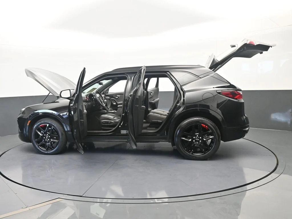 Used 2020 Black Chevrolet RS image 89
