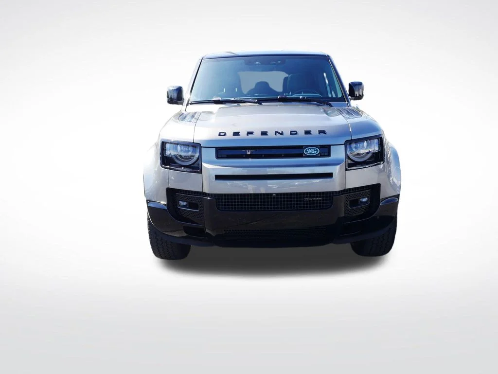 Used 2023  Land Rover X-Dynamic SE image 8