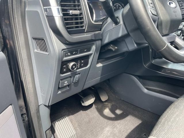 Used 2023 Agate Black Metallic Ford XLT image 25