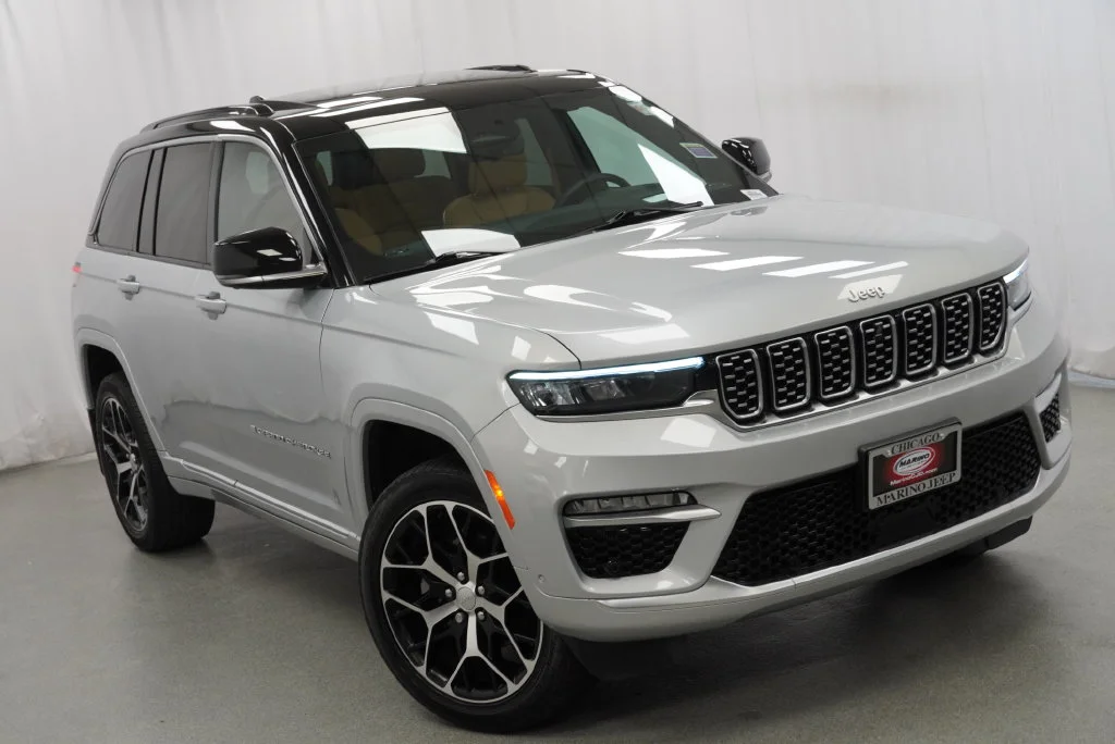 Used 2025 Silver Jeep Summit Reserve image 13