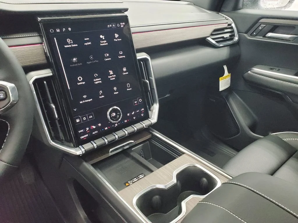 2026 GMC Acadia Denali - Photo 19