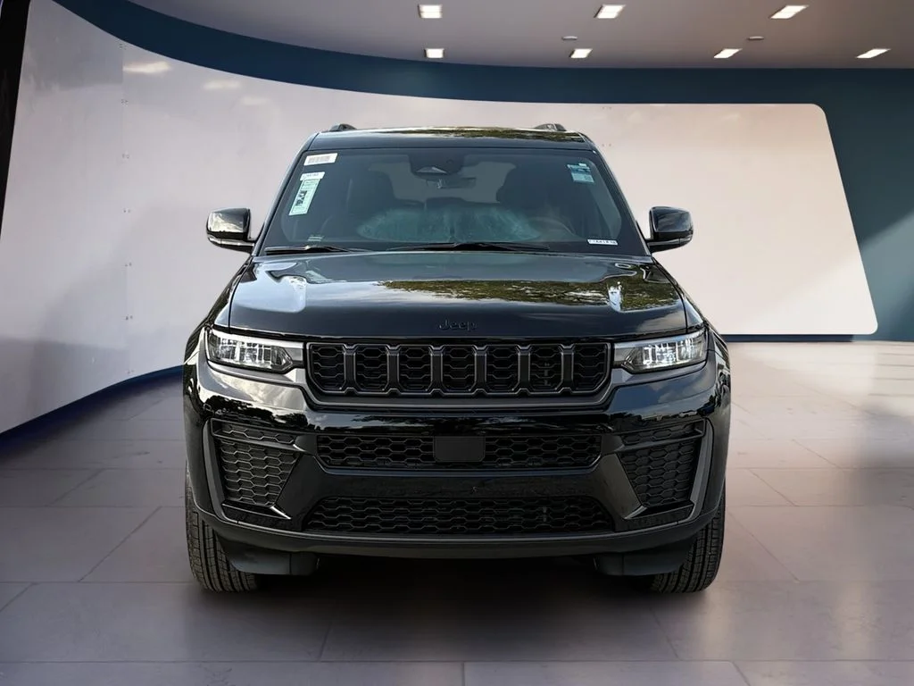 New 2027 Black Jeep Laredo Altitude image 8