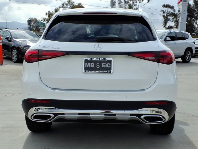 New 2027 White Mercedes-Benz GLC 300 image 22