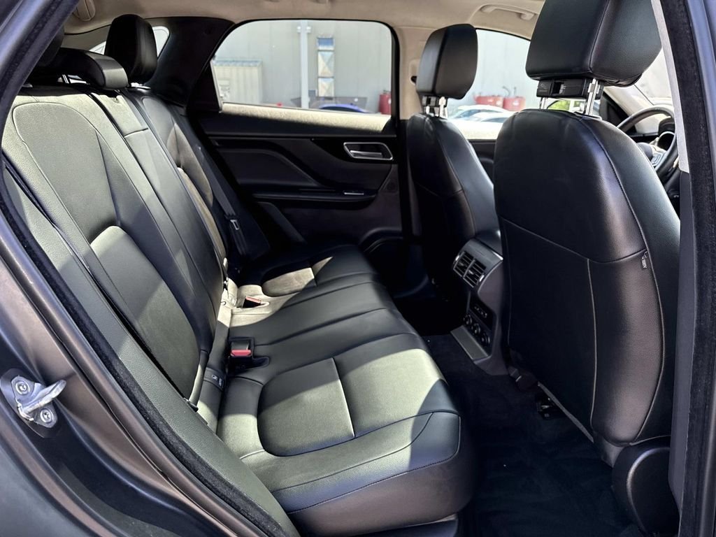 Used 2020 Silver Jaguar 25t Premium image 14