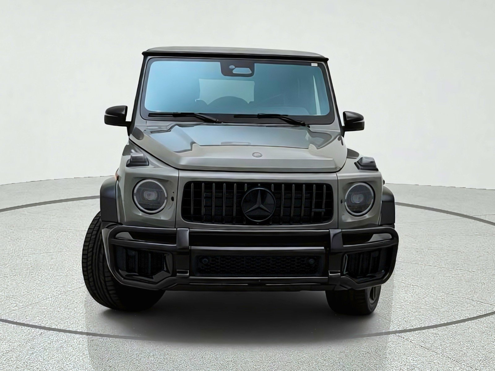 New 2027 MANUFAKTUR Arabian Grey Non- Metallic Mercedes-Benz AMG® G 63 SUV image 3