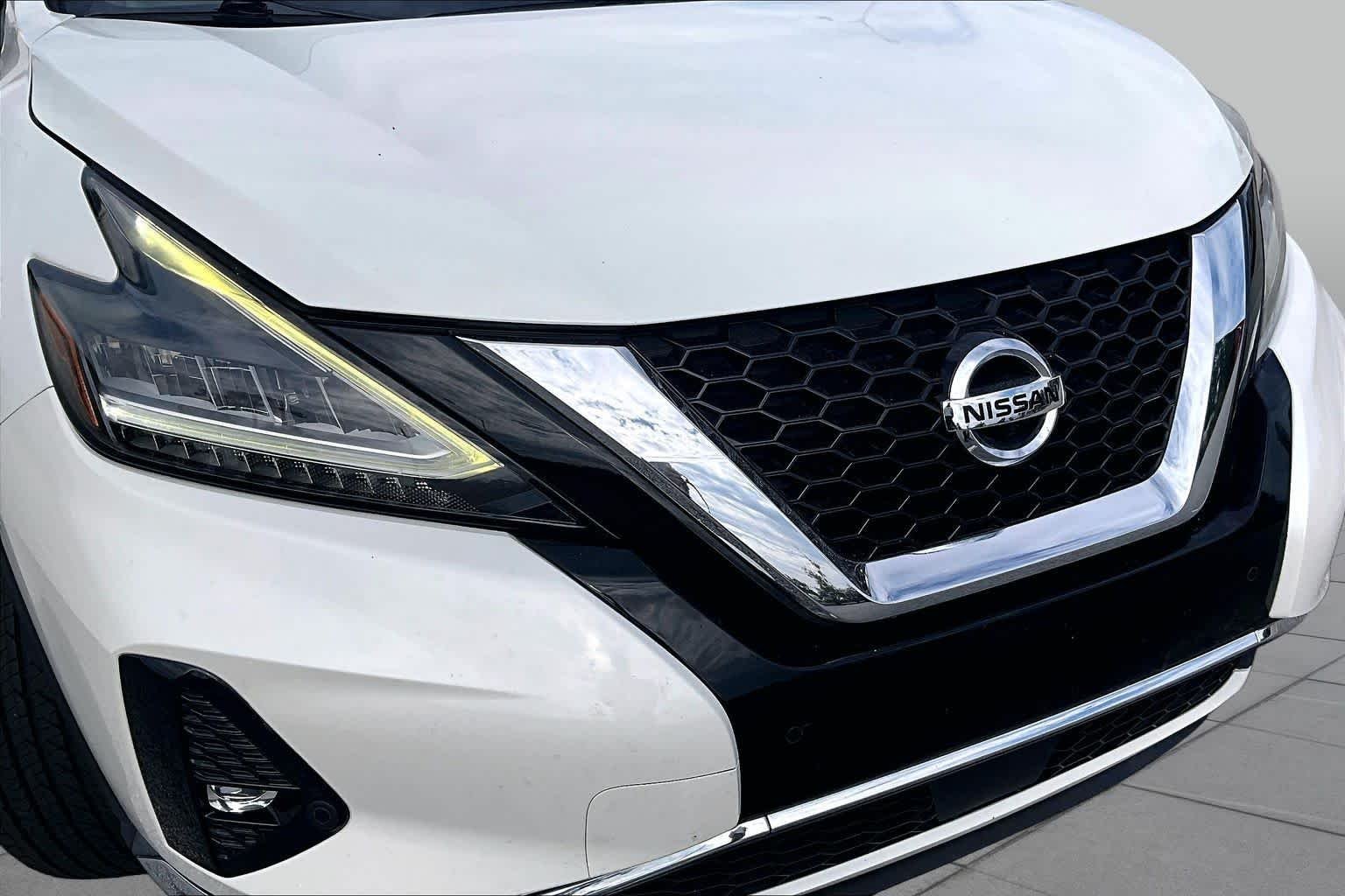Used 2019 Pearl White Tricoat Nissan Platinum image 30