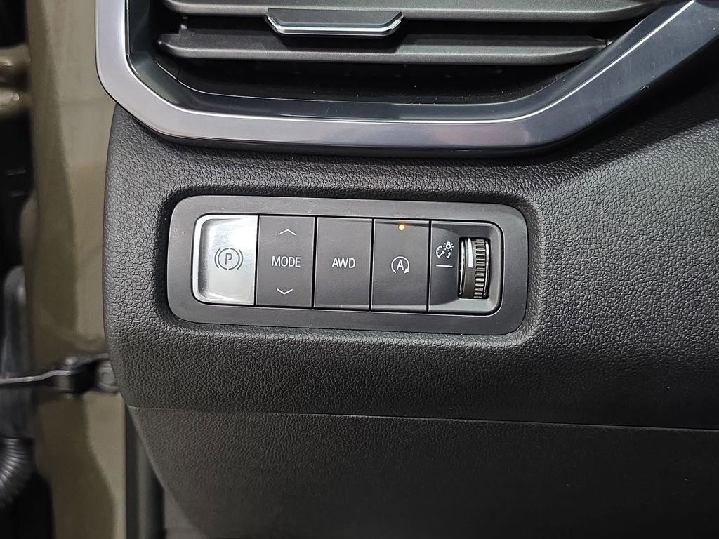 Used 2025 Brown GMC AT4 image 26