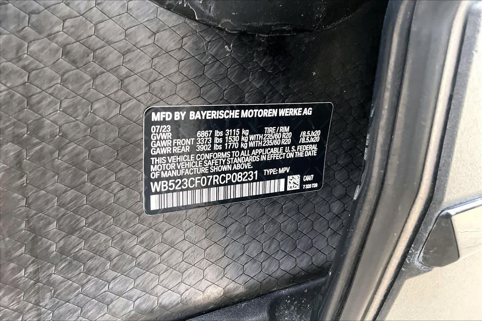 Used 2024 Oxide Grey Metallic BMW xDrive50 image 32