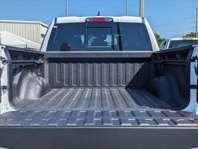 New 2026 Bright White Clear-Coat Exterior Paint RAM LARAMIE image 38