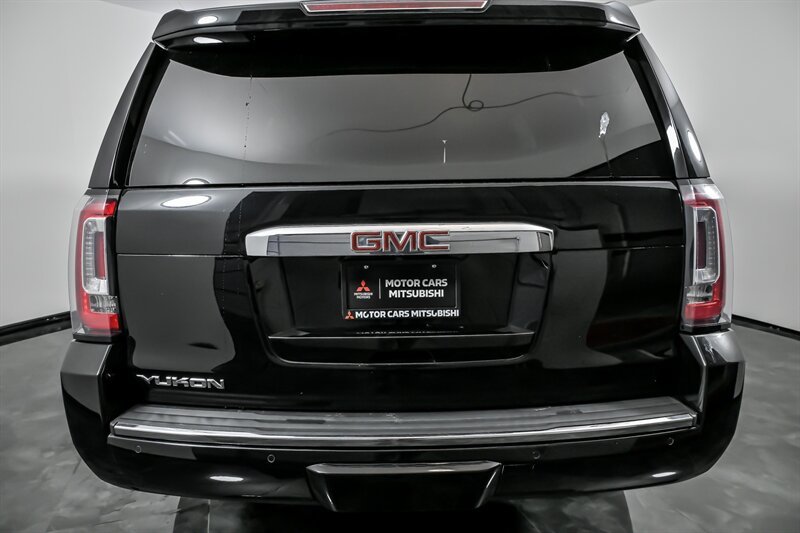 2020 GMC Yukon Denali - Photo 10