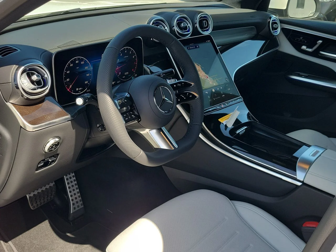 New 2027 Polar White Mercedes-Benz GLC 300 image 19